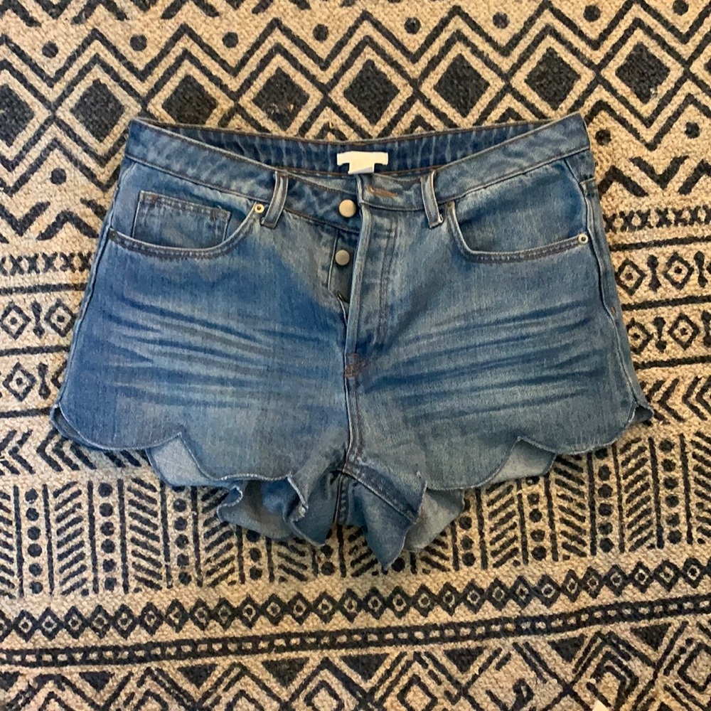 Scalloped jean shorts